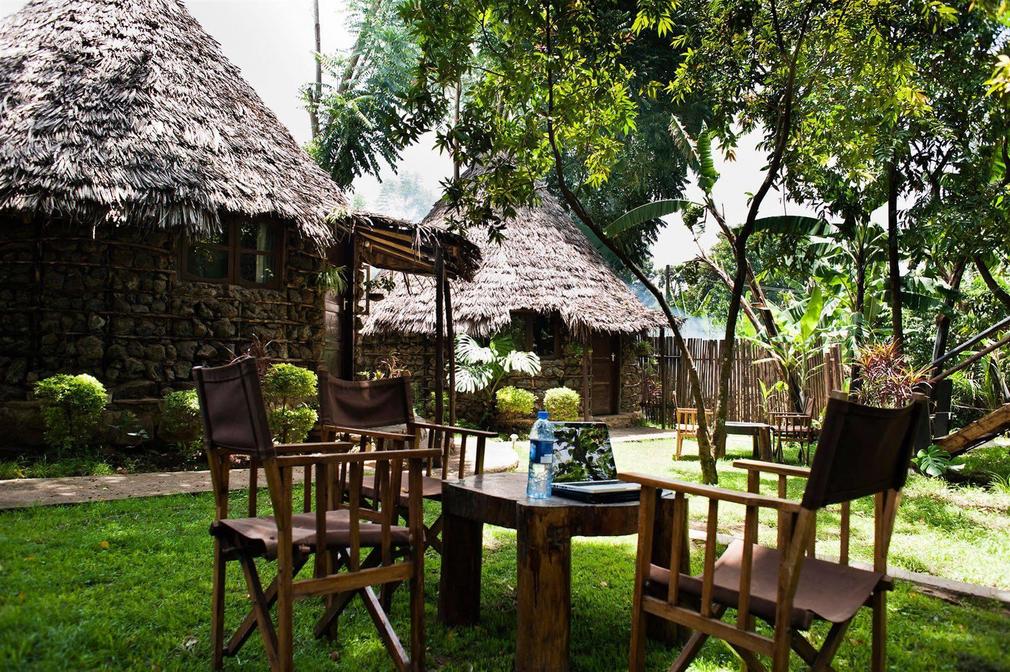 L Oasis Lodge And Restaurant Arusha Bagian luar foto